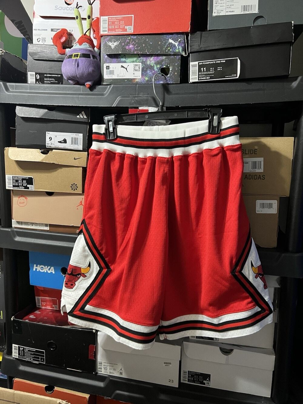 Size M- Mens Mitchell & Ness NBA AUTHENTIC SHORTS - CHICAGO BULLS 1987